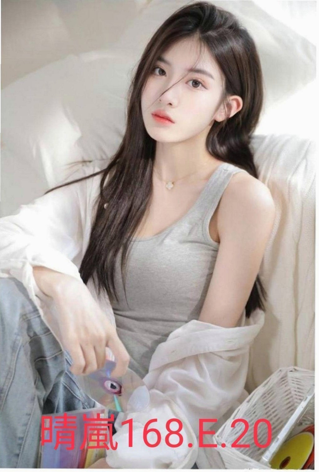 夏露✨信義美女外送✨輔大正妹✨身高163cm 體重55kg 胸圍D罩杯 年齡18歲✨皮膚又滑又白,雪白大奶堅挺漂亮圓弧狀,床上超騷 超強的舌技轉一轉,舔一舔,吸一吸,吃棒棒吃的嘖嘖做